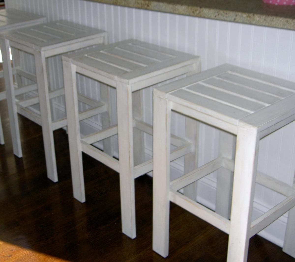 Slatted outdoor bar stools