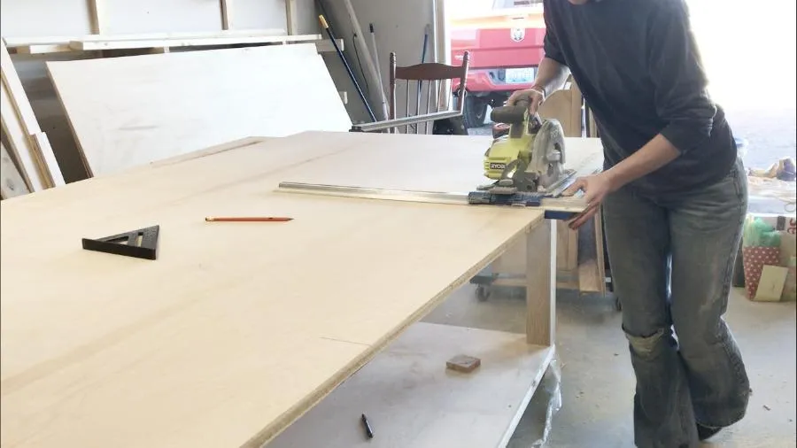 DIY Mobile Workbench with Storage Shelf — step photo 10