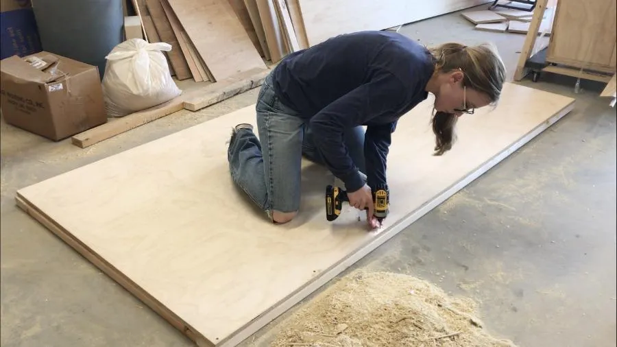 DIY Mobile Workbench with Storage Shelf — step photo 6