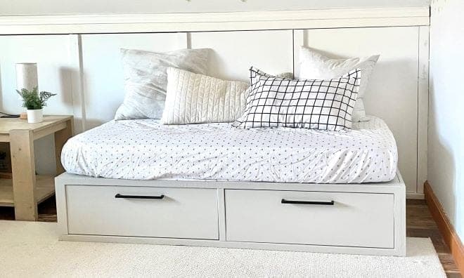 Low captain's-bed-style daybed with under-bed drawers