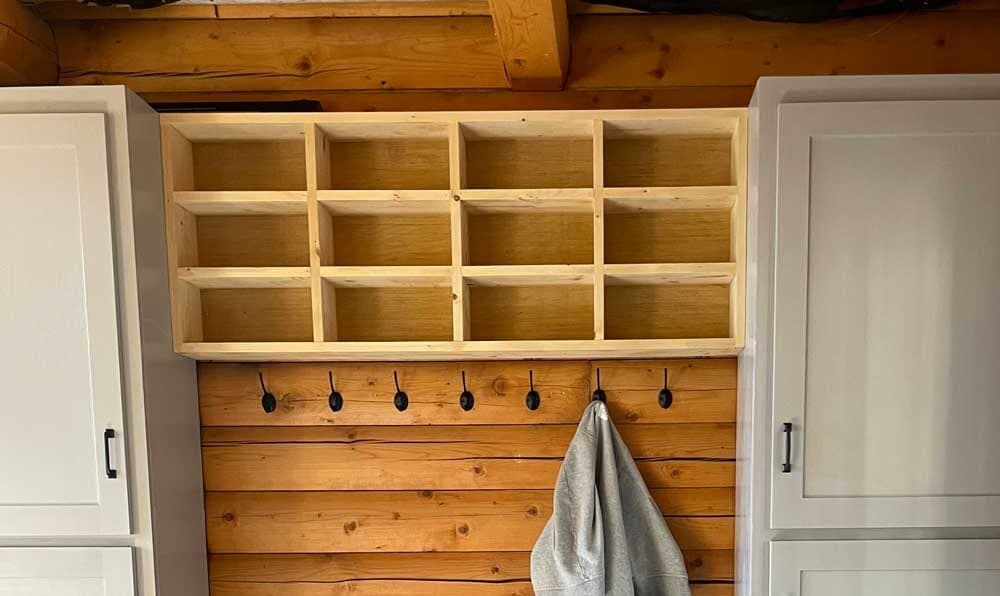 Entryway wall-mounted cubby organizer for hats and gloves