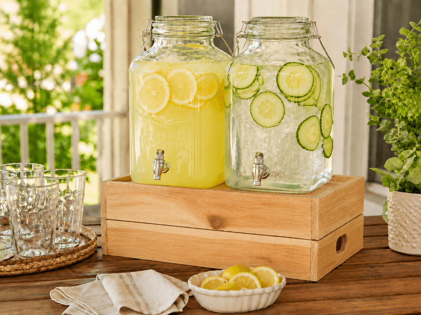 Cedar drink dispenser stand with cut-out handles