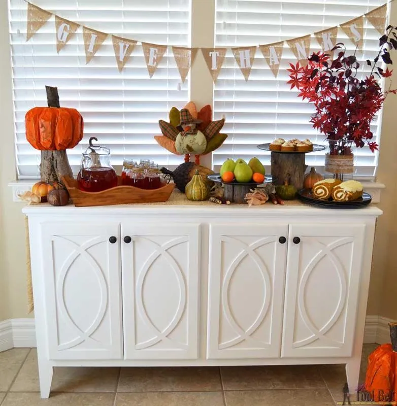 Buffet Cabinet with Circular Trim