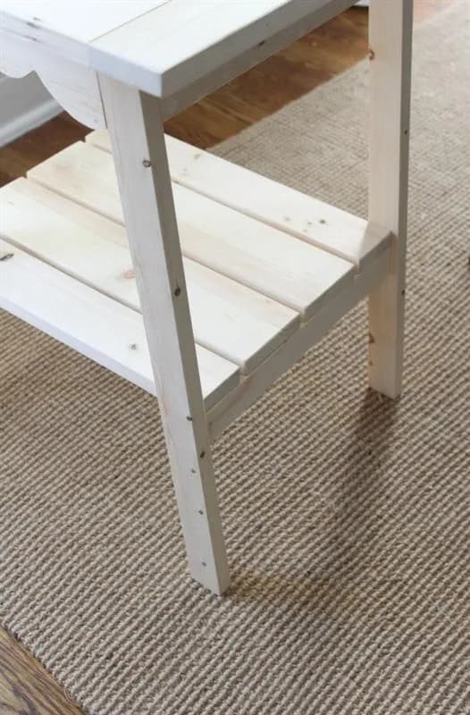 Farmhouse Scallop End Table — step photo 10