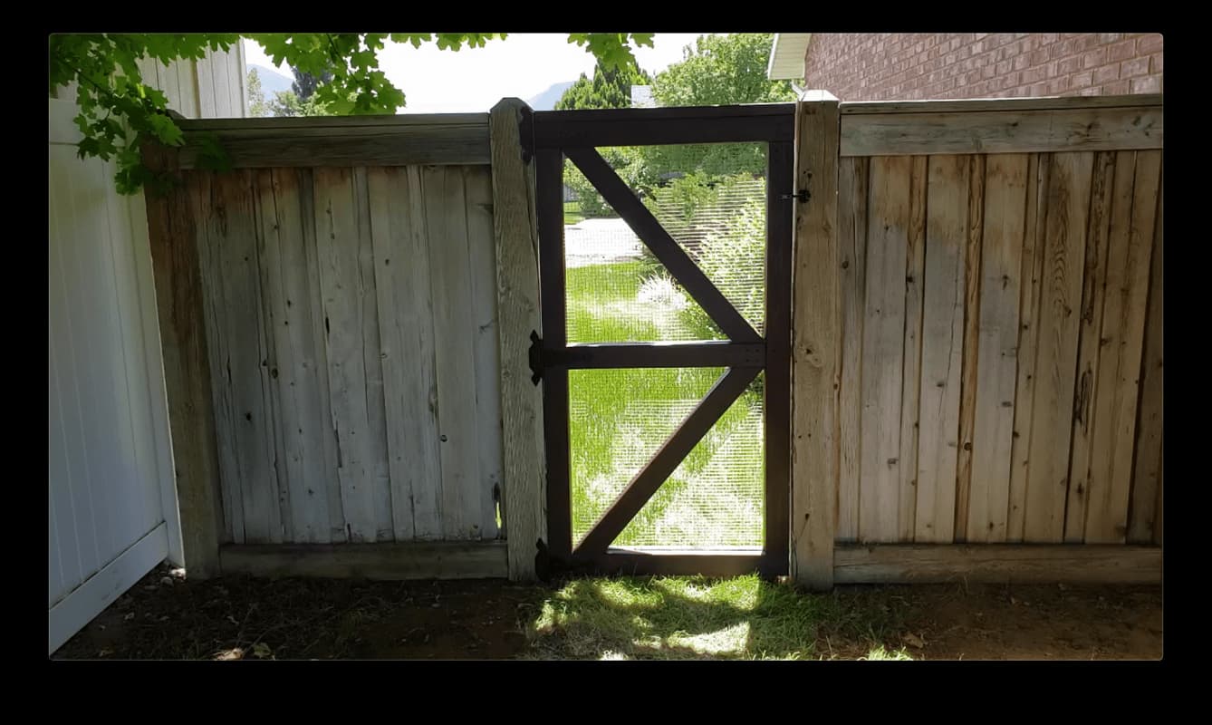 Simple Fence Gate – Hardware Cloth & Shou Sugi Ban