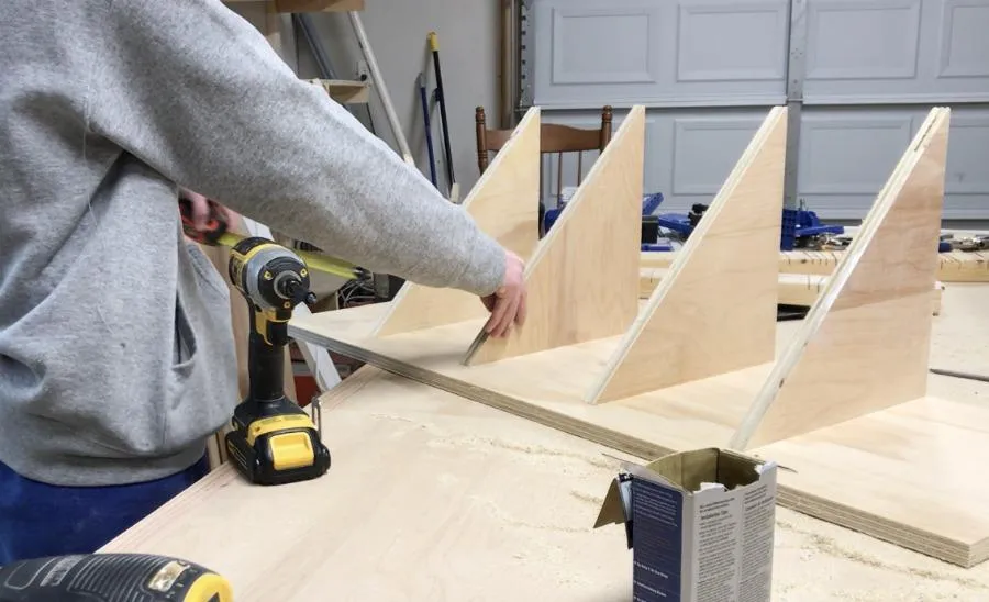 DIY Mobile Workbench with Storage Shelf — step photo 16