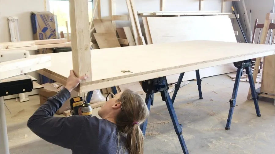 DIY Mobile Workbench with Storage Shelf — step photo 7