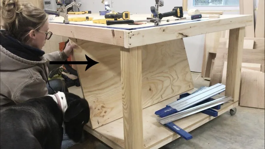 DIY Mobile Workbench with Storage Shelf — step photo 14
