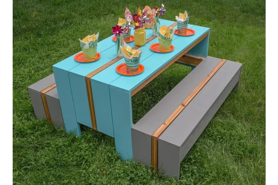 Cool Kids’ Picnic Table