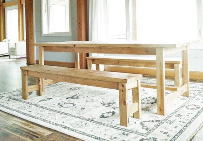 Simple farmhouse dining bench with 2x6 seat and 2x4 legs