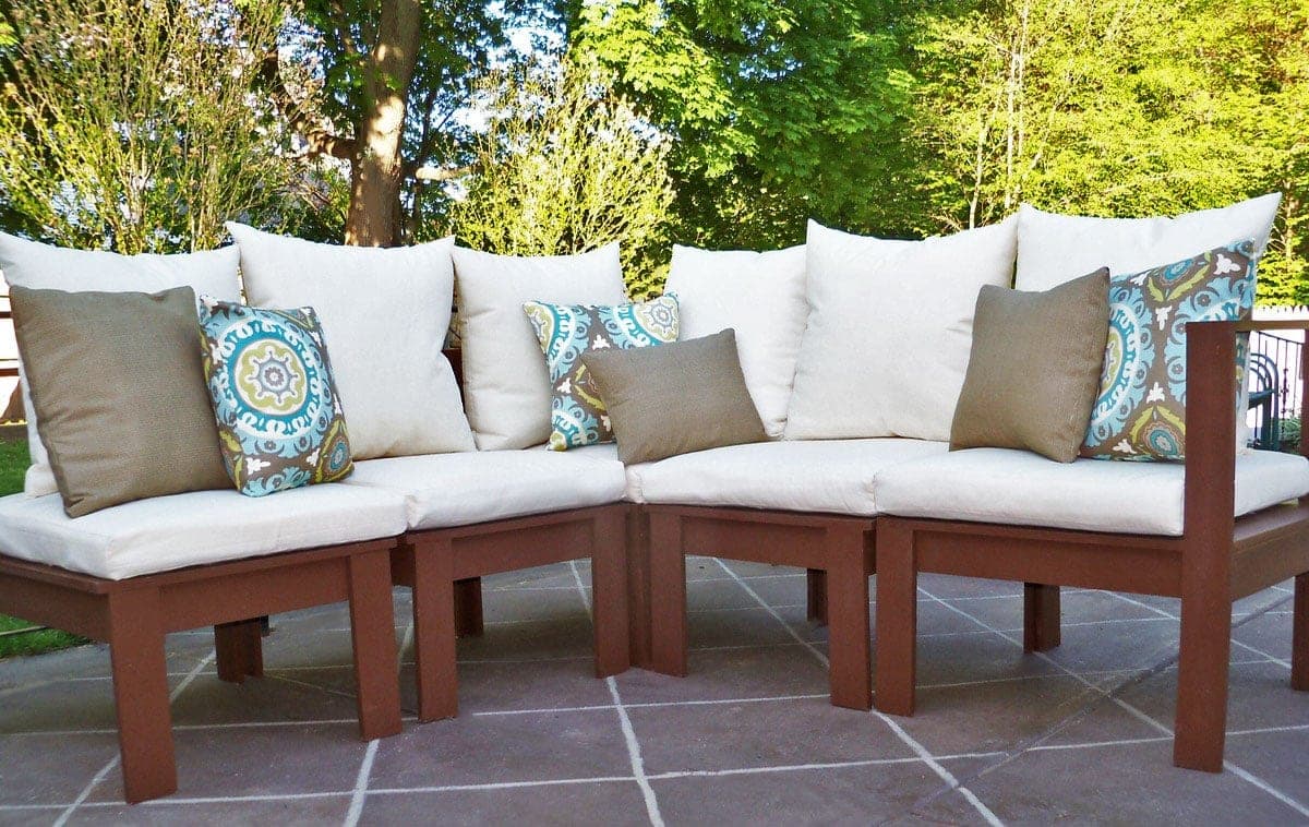Modular 2x4 outdoor sectional seat with cushions