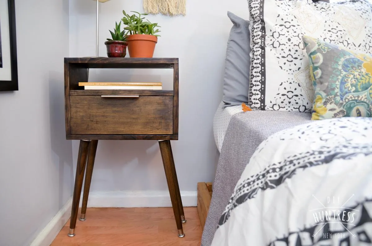 DIY Retro Side Table