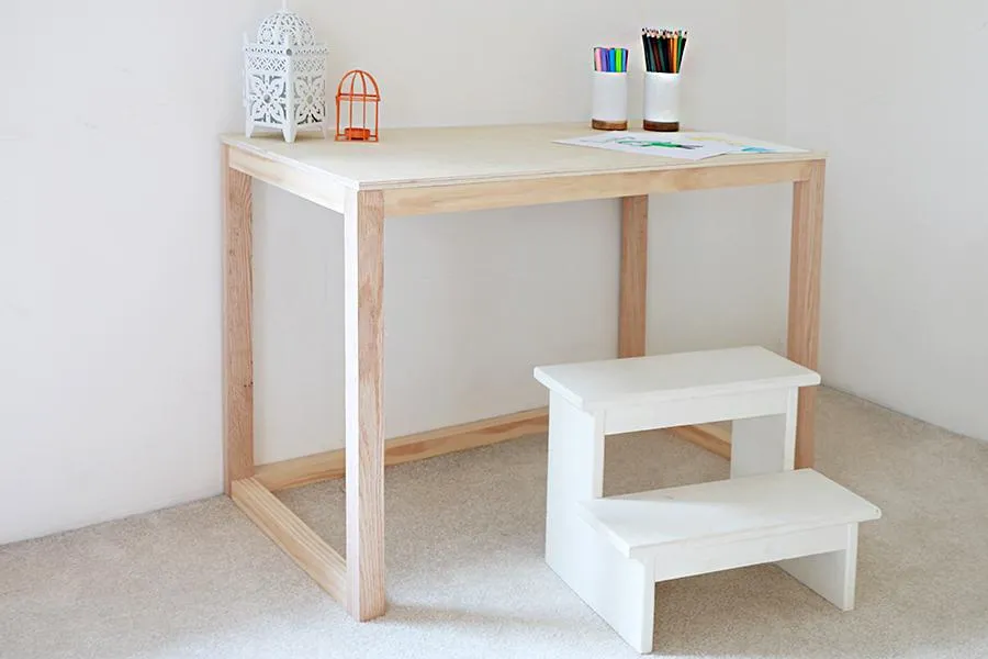 Simple 1-Hour Child Coloring Desk