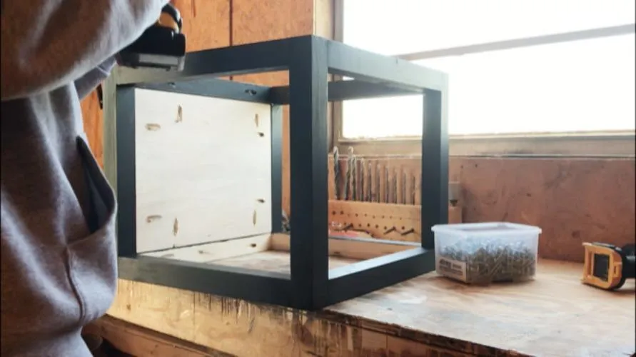 DIY Modern Planter Box — step photo 9
