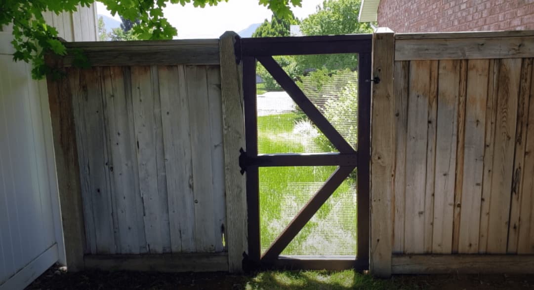Simple Fence Gate – Hardware Cloth & Shou Sugi Ban — step photo 17