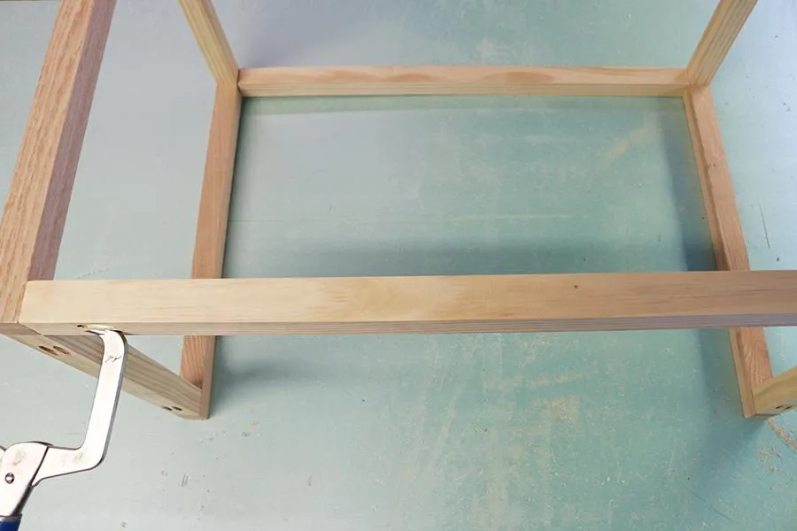 Simple 1-Hour Child Coloring Desk — step photo 4