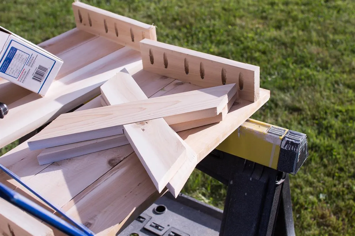 Kids Cedar Picnic Set — step photo 11