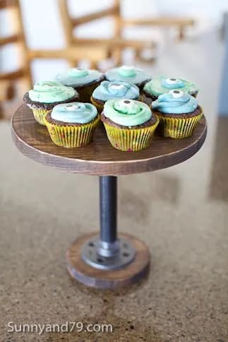 DIY Rustic Stand — step photo 10