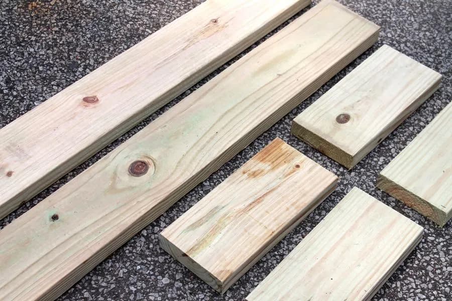 Simple Outdoor Bench/Coffee Table — step photo 3