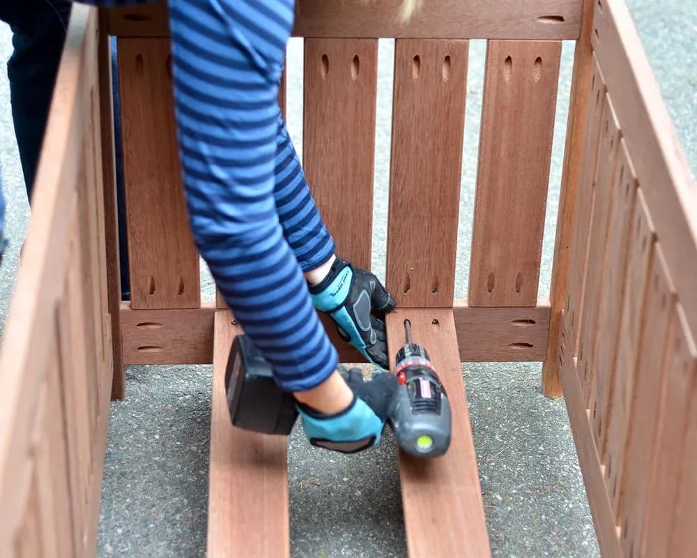 Outdoor Storage Box — step photo 9