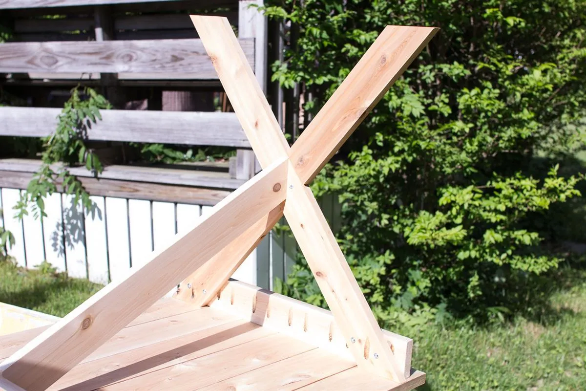 Kids Cedar Picnic Set — step photo 10